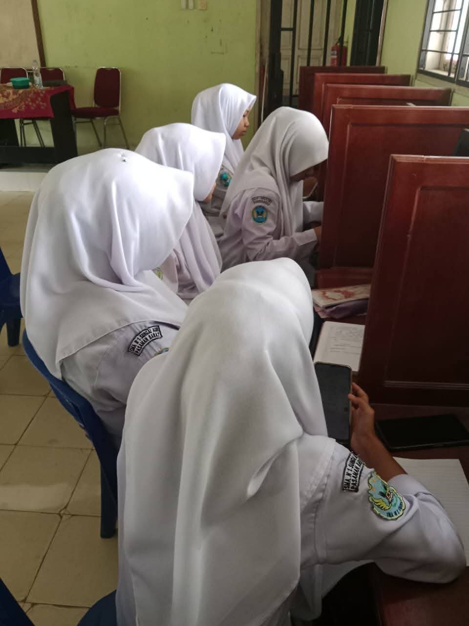 KEGIATAN BIMTEK PENULISAN BERBASIS KONTEN BUDAYA LOKAL - Foto 3